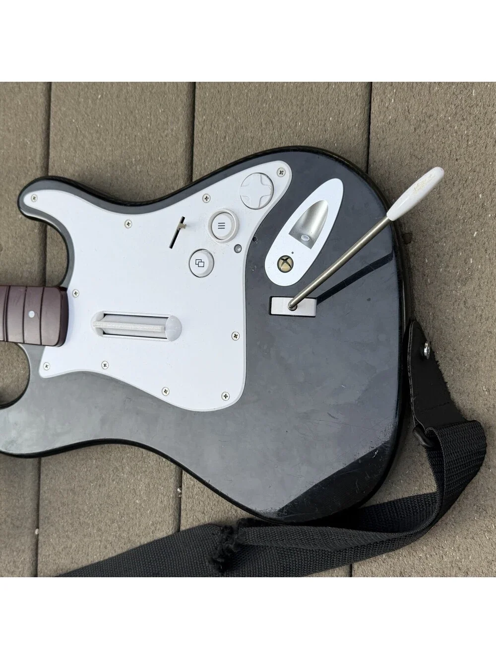 Mad Catz Rock Band 4 Fender Stratocaster Xbox One Guitar Tested Powers On